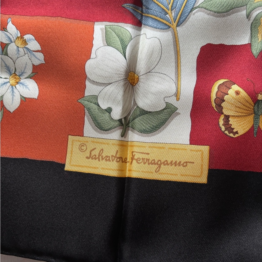 Ferragamo Scarf 100% silk